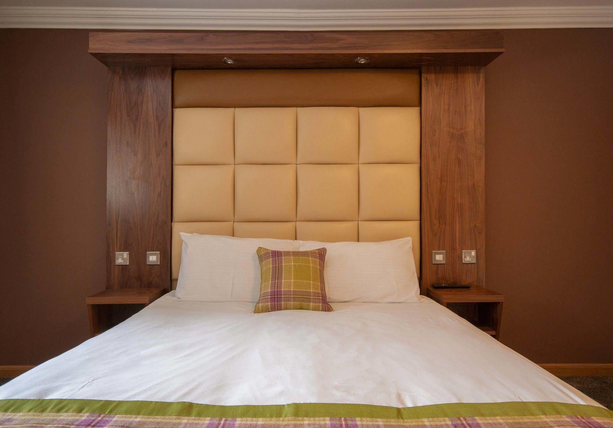 Dean Park Hotel Kirkcaldy Extérieur photo