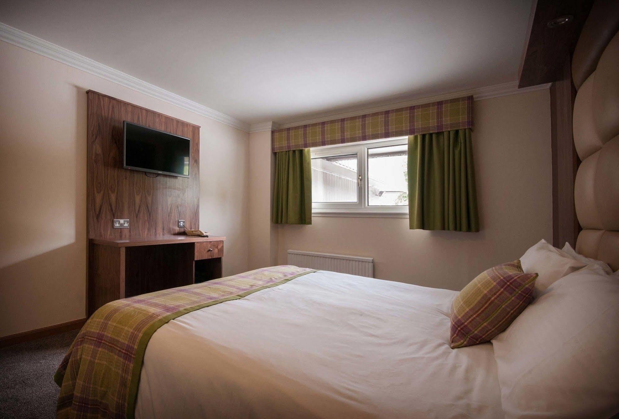 Dean Park Hotel Kirkcaldy Extérieur photo